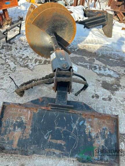 Bobcat auger power head with large bit image