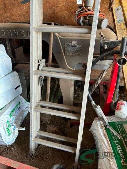 24ft Extension ladder image