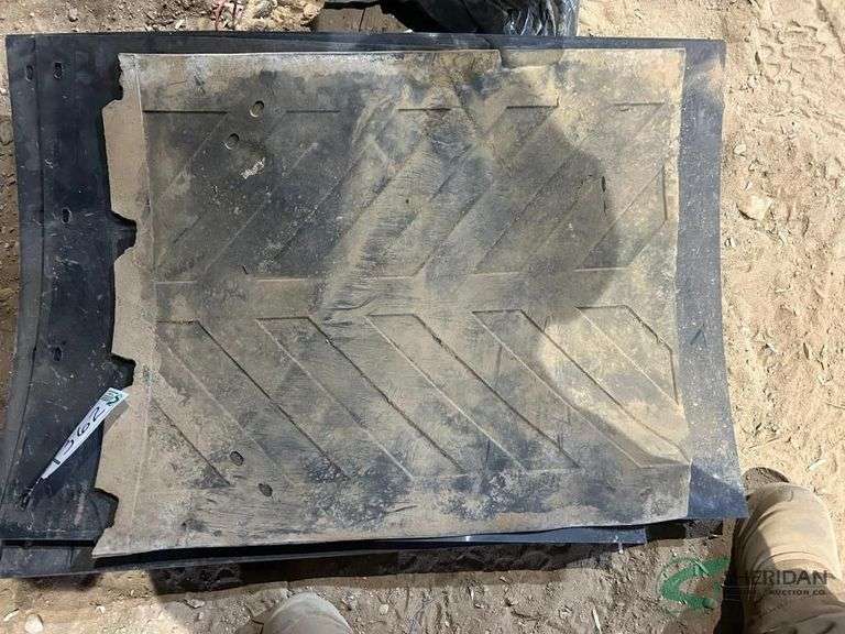 Truck mud flaps image