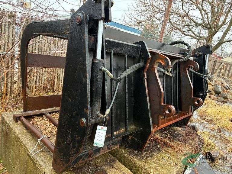 Pay loader grapple bucket image