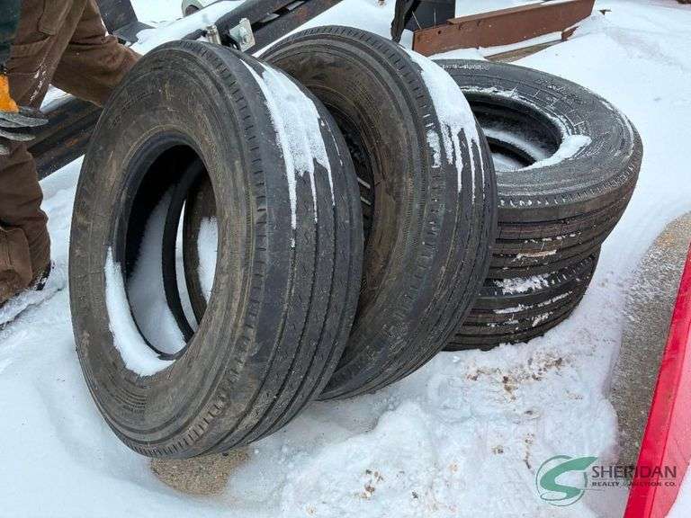 4 ST235/85R16 tires image