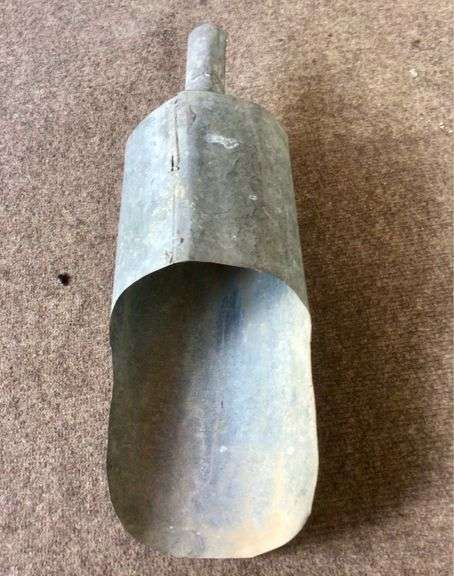 Tin Feed Scoop