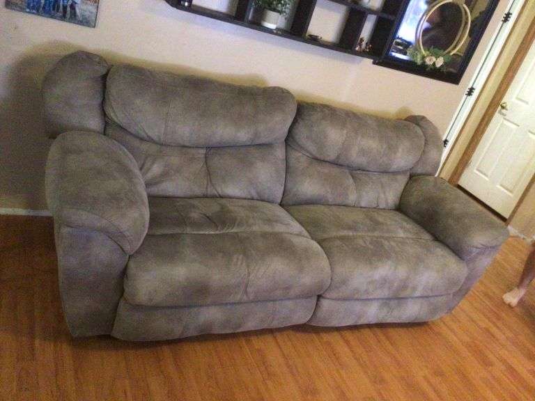 7ft Sofa - Very Heavy ! Bring Your Own Loaders! Not Electric, Cord Has Been Cut