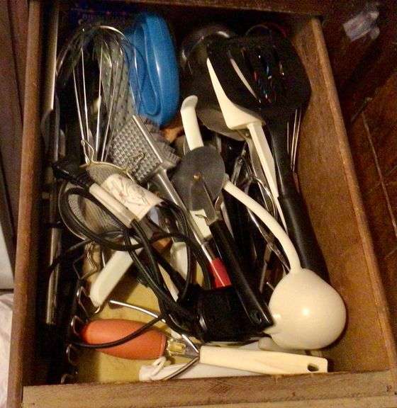Contents of Kitchen Drawer