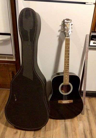 Maestro SA41BKCH Guitar and Case