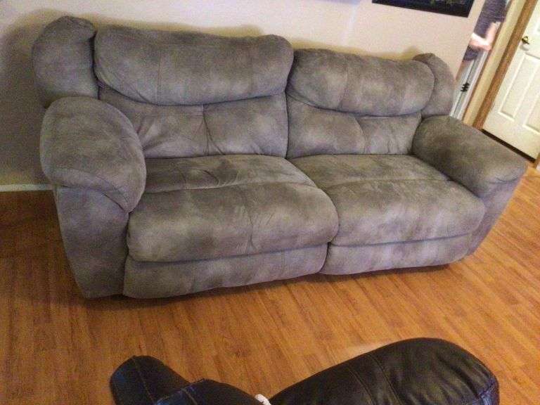 7ft Sofa - Very Heavy ! Bring Your Own Loaders! Not Electric, Cord Has Been Cut