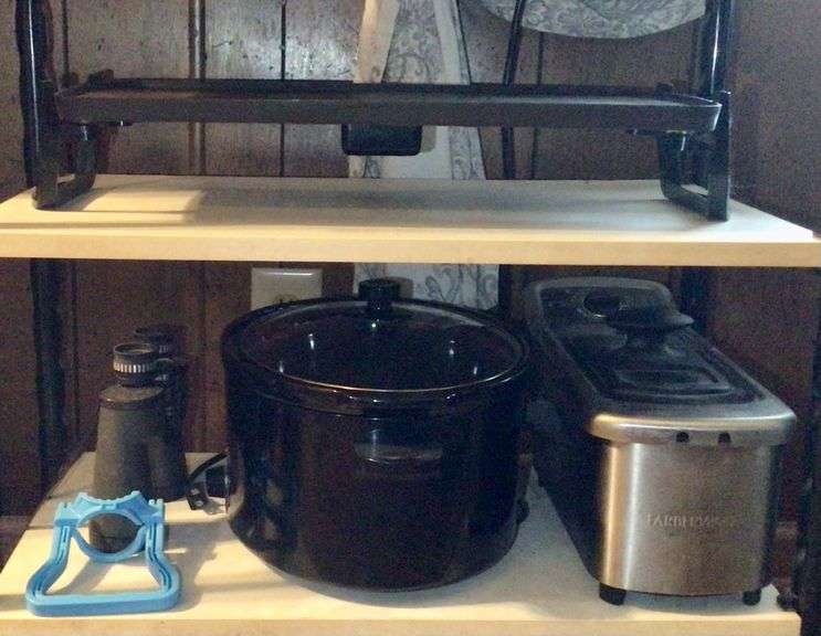 Kitchen Appliances / Binoculars (Contents on Shelves)