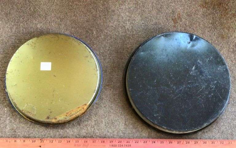 2 Serving Trays
