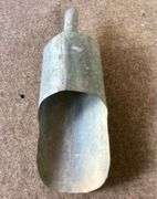 Tin Feed Scoop