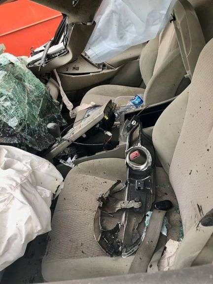 2011 Toyota Camry - rollover wreck * i have the key * storage lien * he brought me the title which is 'jacked up'