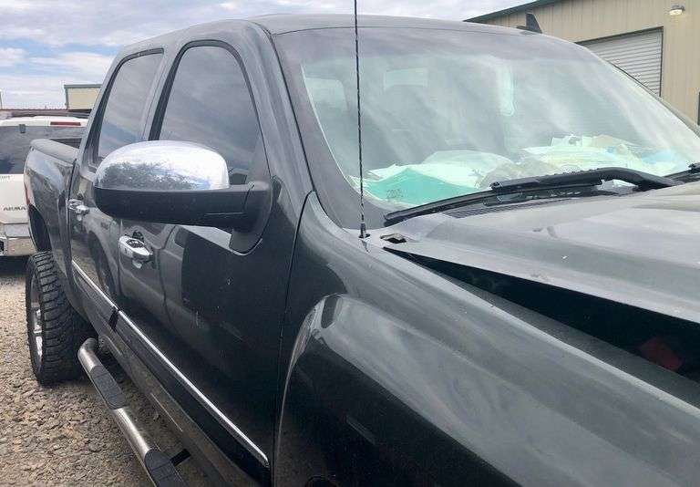 2013 Chevy Silverado - abandoned on private property * I had a key made, the motor runs, sounds good * It won't shift out of park * Could not get mileage to show on dash * storage lien