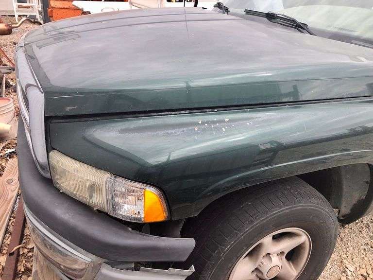 2001 Dodge 1500 - abandoned on private property * no key * storage lien