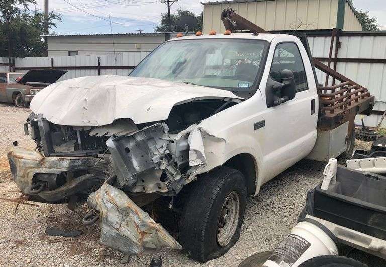 2002 Ford F-350 - stolen, then wrecked * i have the key * storage lien