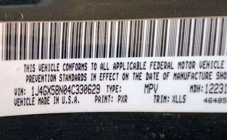 2004 Jeep Cherokee - good blue title * i have the key * broke down on the side of the road
