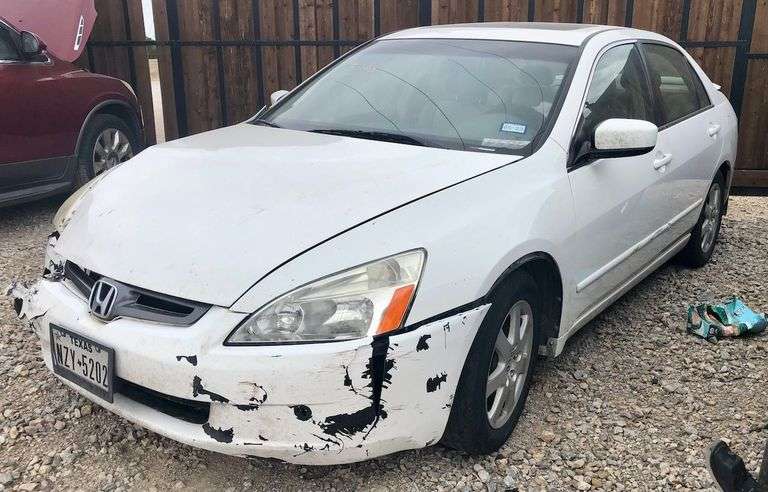 2005 Honda Accord - wrecked in front end * i have the key * motor still runs and sounds good * leather interior * good blue title