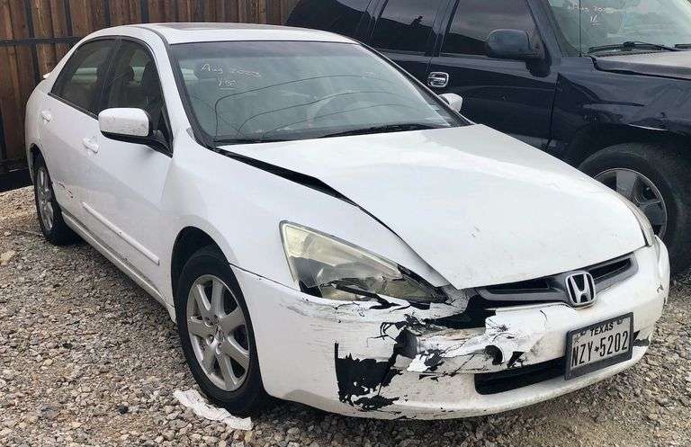 2005 Honda Accord - wrecked in front end * i have the key * motor still runs and sounds good * leather interior * good blue title