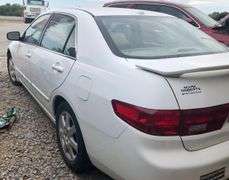 2005 Honda Accord - wrecked in front end * i have the key * motor still runs and sounds good * leather interior * good blue title