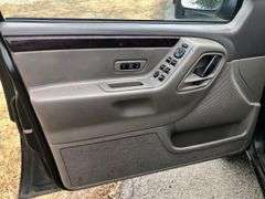 2004 Jeep Cherokee - good blue title * i have the key * broke down on the side of the road
