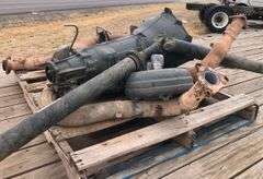2006 Isuzu NPR - good blue title * transmission bolts fell out, transmission twisted and broke the case & also messed up the motor * Has the 6.0L gas motor from Chevy