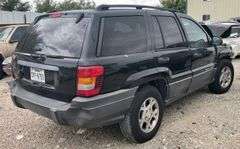 2004 Jeep Cherokee - front end wreck * has key * they brought me the title