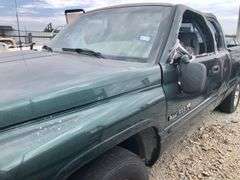 2001 Dodge 1500 - abandoned on private property * no key * storage lien