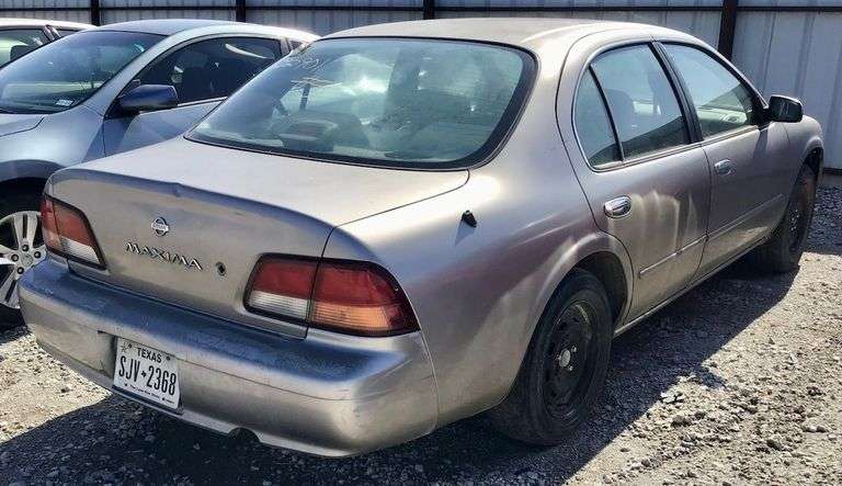 1999 Nissan Maxima