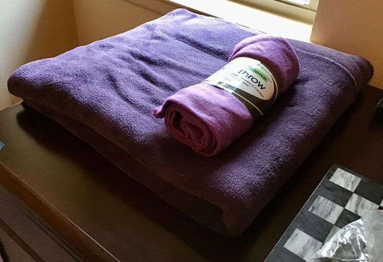 2 Fleece Throws
