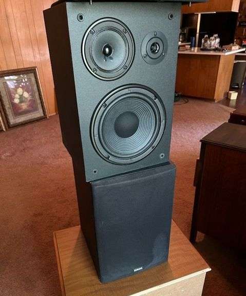 Pair of Yamaha Speakers