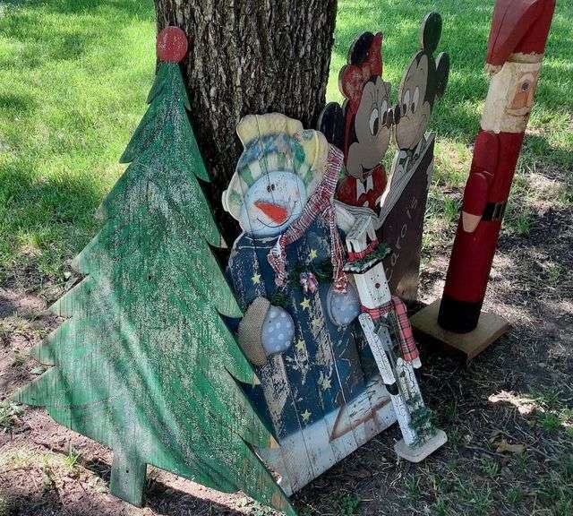 Christmas Yard Decorations