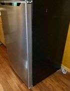 Insignia Model NS-RTM18SS7 Refrigerator/Freezer