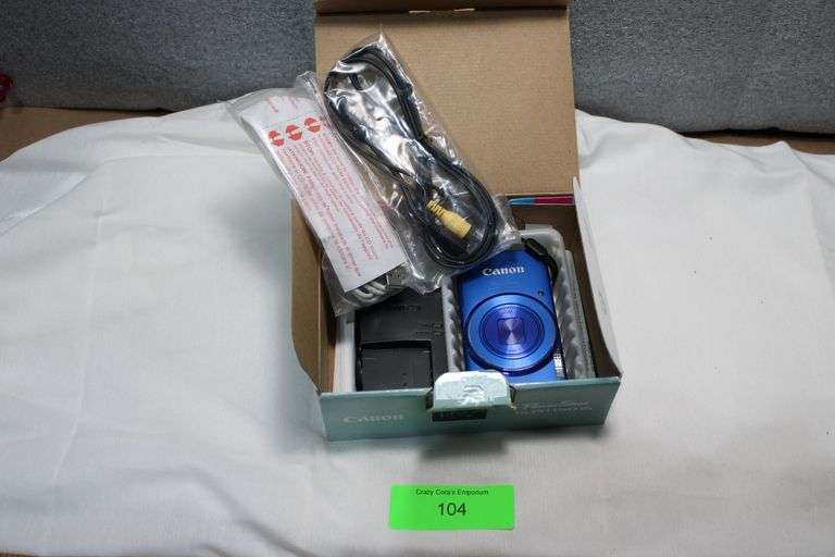 Canon Power Shot Powers on w memory card image