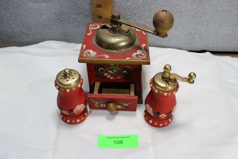 Salt/Pepper w/ Coffee Grinder image