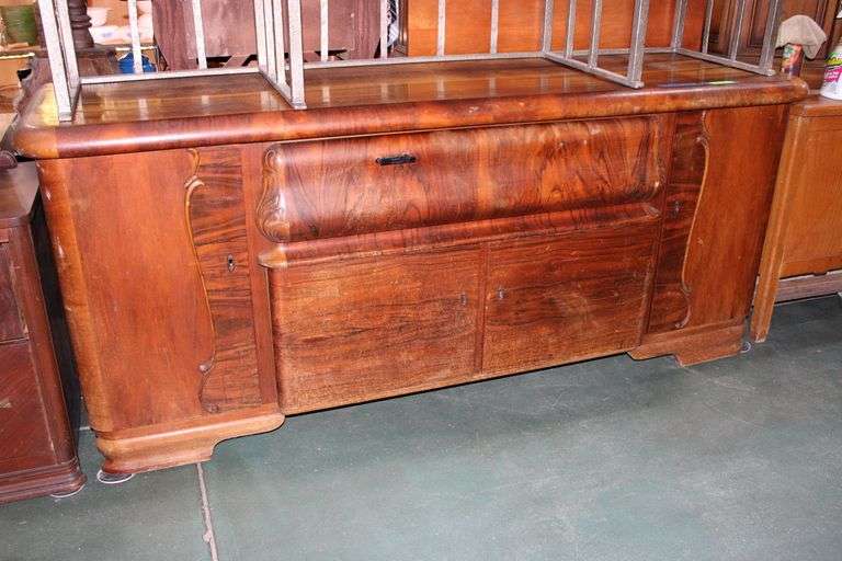 Vintage Buffet image