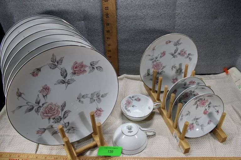 Noritake China - Roseglen Pattern image