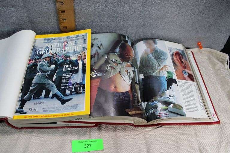 2 Pc 1982 Vol. 161-162 National Geographic image