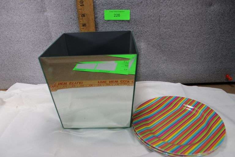 Mirror Potter, 3 striped plates image