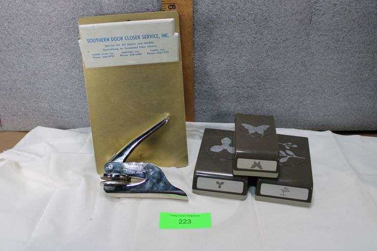 3 Umbrellas, VTG Umbrella, "Official" Pocket Book image