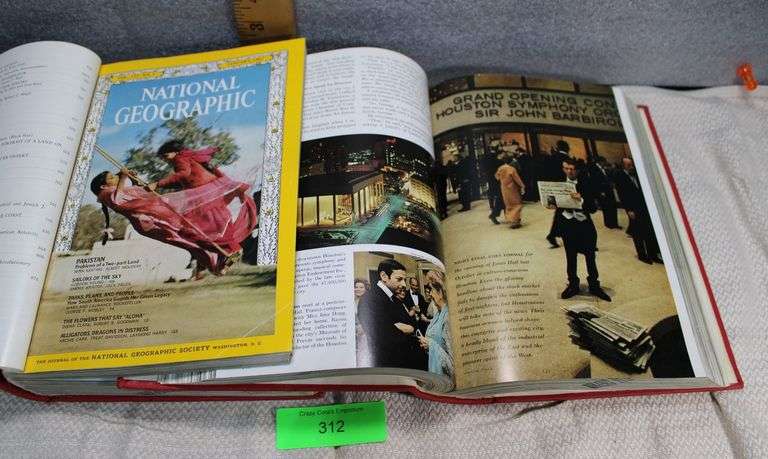 2 Pc 1967 Vol. 131-132 National Geographic image