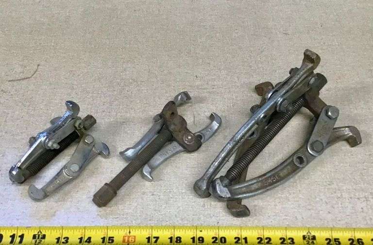 3 Gear Removal Tools image