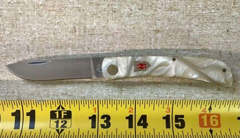 Kissing Crane Folding Knife image