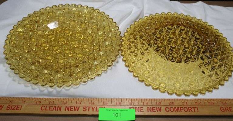 Hobbs, Brockunier & Co. "Daisy & Button" image