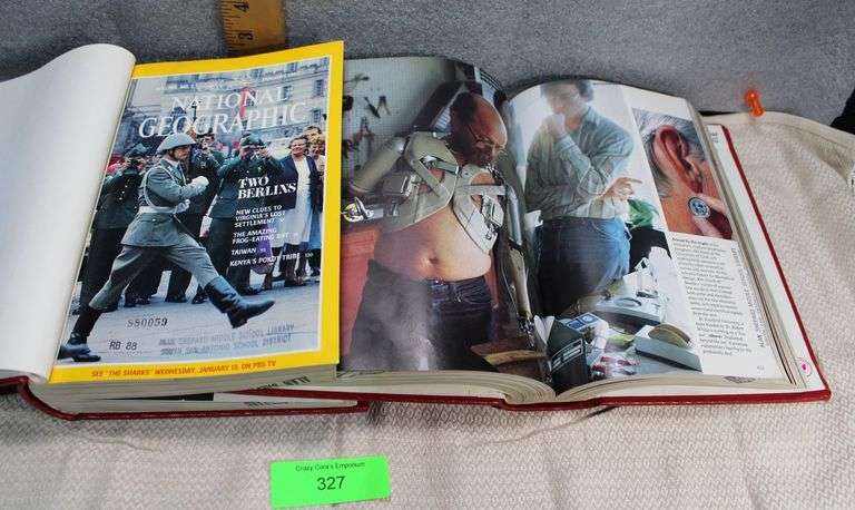 2 Pc 1982 Vol. 161-162 National Geographic image