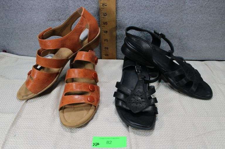 2 Pair Ladies Sandals image