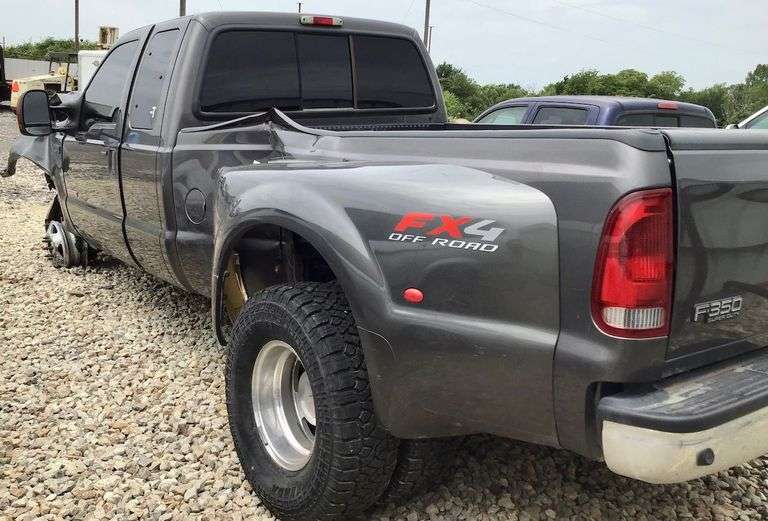 2004 Ford F-350 Super Duty 4WD