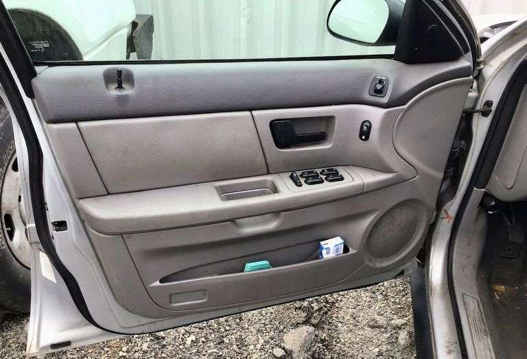 2005 Ford Taurus