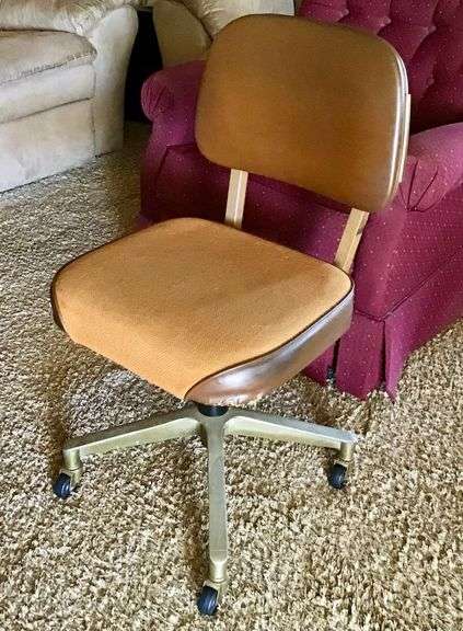 Rolling Office Chair image