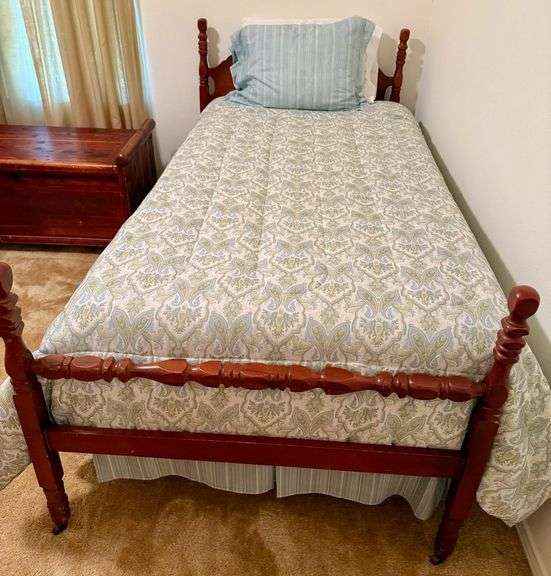 2 Twin Beds w/Mattress/Box Springs image