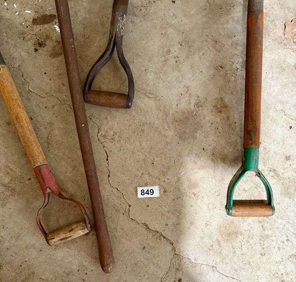 4 Shovels image