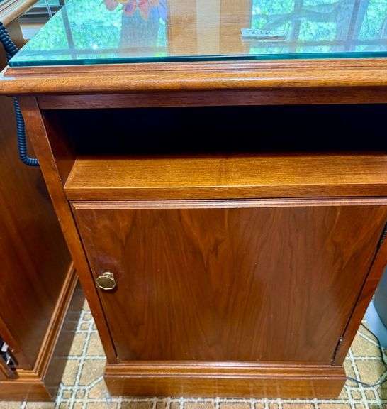Office Furniture Side Table w/Glass Top image
