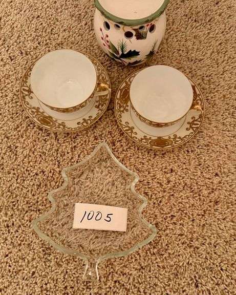 Crystal Tree Dish, 2 Cups and Saucers, Holly Wax Warmer image